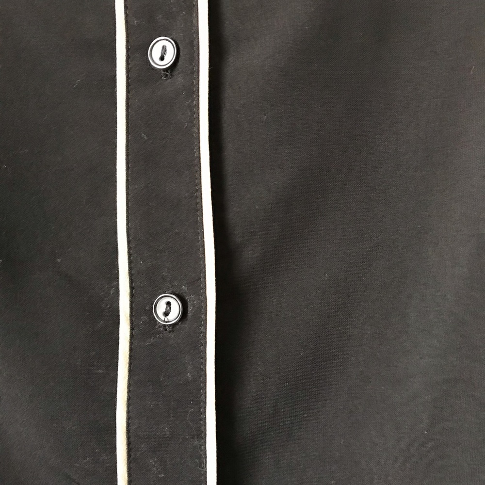 Black button down blouse with collar - Picture 4 of 6